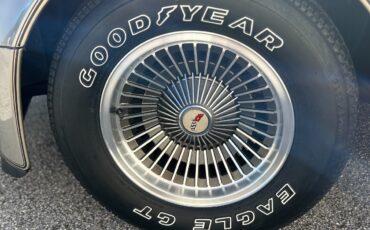 Chevrolet-Corvette-1982-Coupe-13