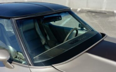 Chevrolet-Corvette-1982-Coupe-15