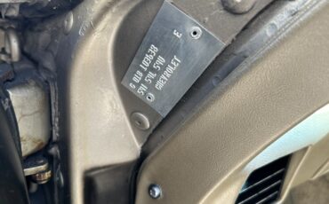 Chevrolet-Corvette-1982-Coupe-15