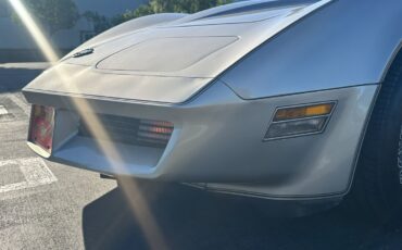 Chevrolet-Corvette-1982-Coupe-16