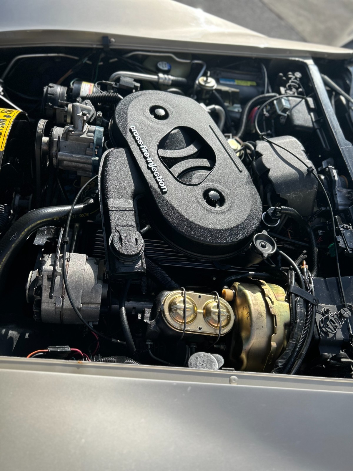 Chevrolet-Corvette-1982-Coupe-16