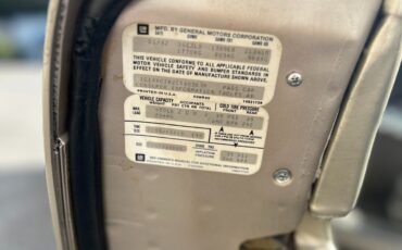 Chevrolet-Corvette-1982-Coupe-17