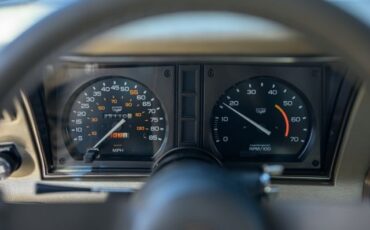 Chevrolet-Corvette-1982-Coupe-20