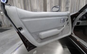 Chevrolet-Corvette-1982-Coupe-27