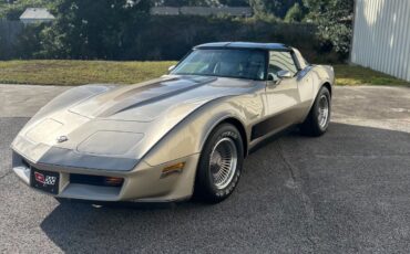 Chevrolet-Corvette-1982-Coupe-27
