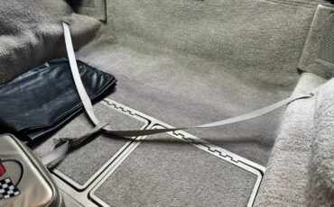 Chevrolet-Corvette-1982-Coupe-28