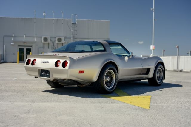 Chevrolet-Corvette-1982-Coupe-3