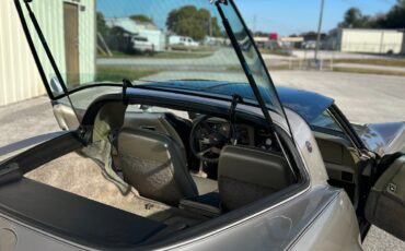 Chevrolet-Corvette-1982-Coupe-3