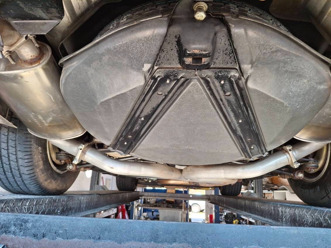 Chevrolet-Corvette-1982-Coupe-31