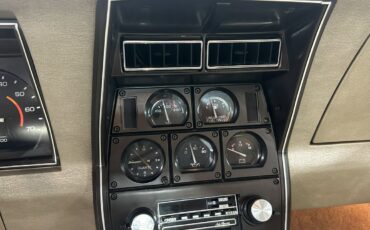 Chevrolet-Corvette-1982-Coupe-31