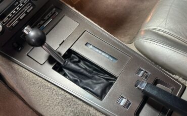 Chevrolet-Corvette-1982-Coupe-32