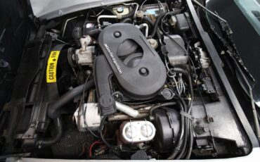 Chevrolet-Corvette-1982-Coupe-34