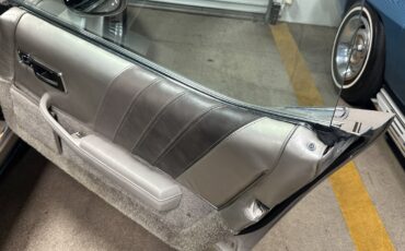 Chevrolet-Corvette-1982-Coupe-37