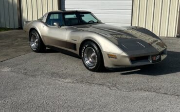 Chevrolet-Corvette-1982-Coupe