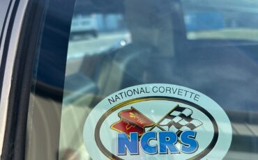 Chevrolet-Corvette-1982-Coupe-5