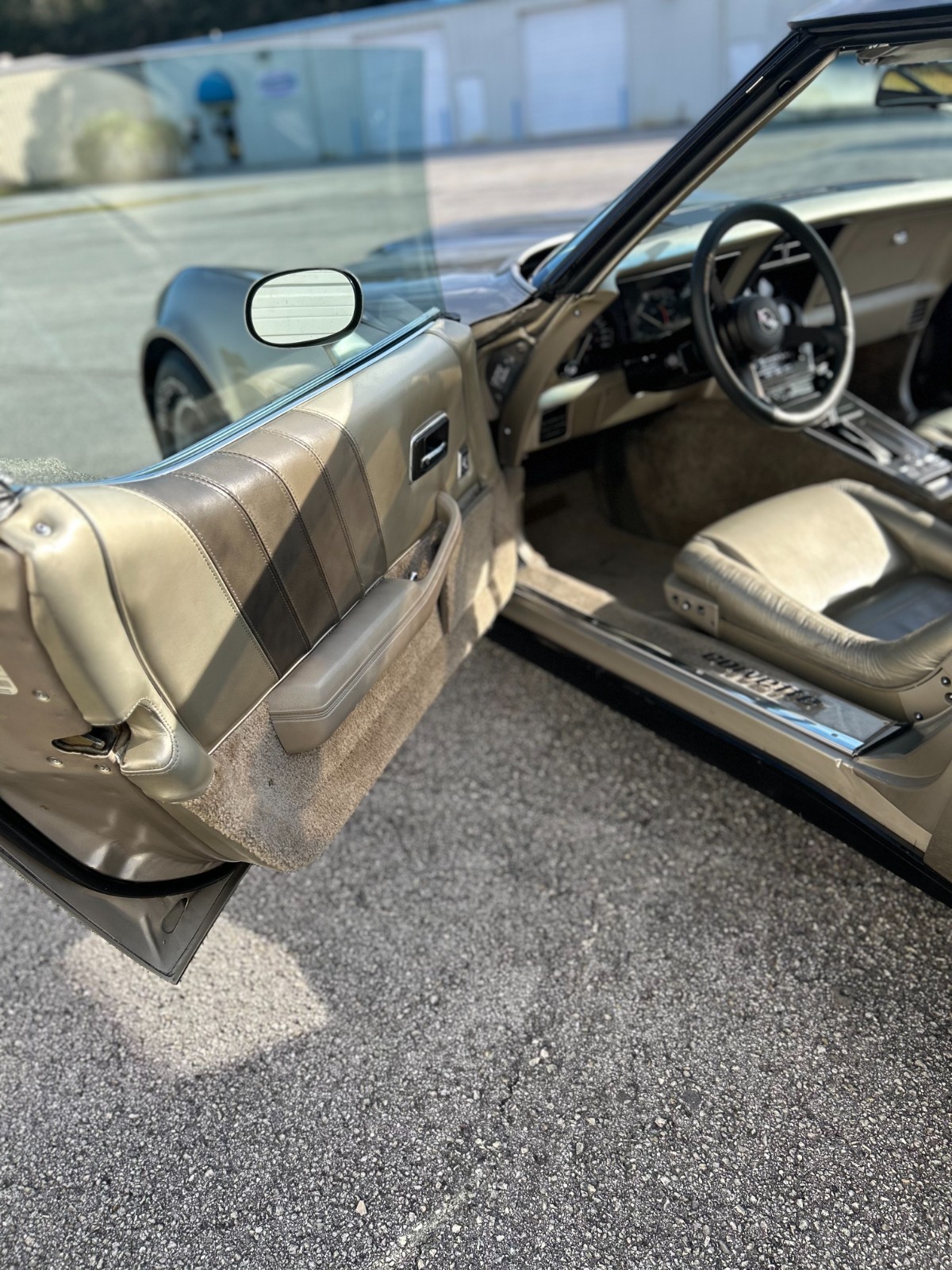 Chevrolet-Corvette-1982-Coupe-6