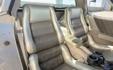 Chevrolet-Corvette-1982-Coupe-8