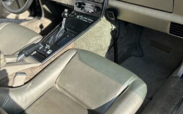 Chevrolet-Corvette-1982-Coupe-8