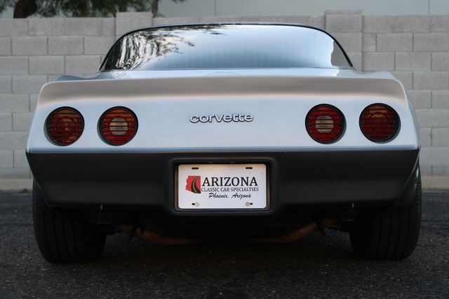 Chevrolet-Corvette-1982-Silver-Gray-31