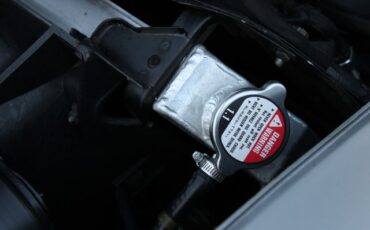 Chevrolet-Corvette-1982-Silver-Gray-8