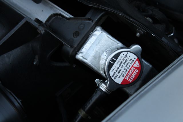 Chevrolet-Corvette-1982-Silver-Gray-8