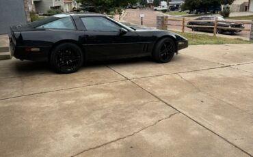 Chevrolet-Corvette-1984-Coupe-1