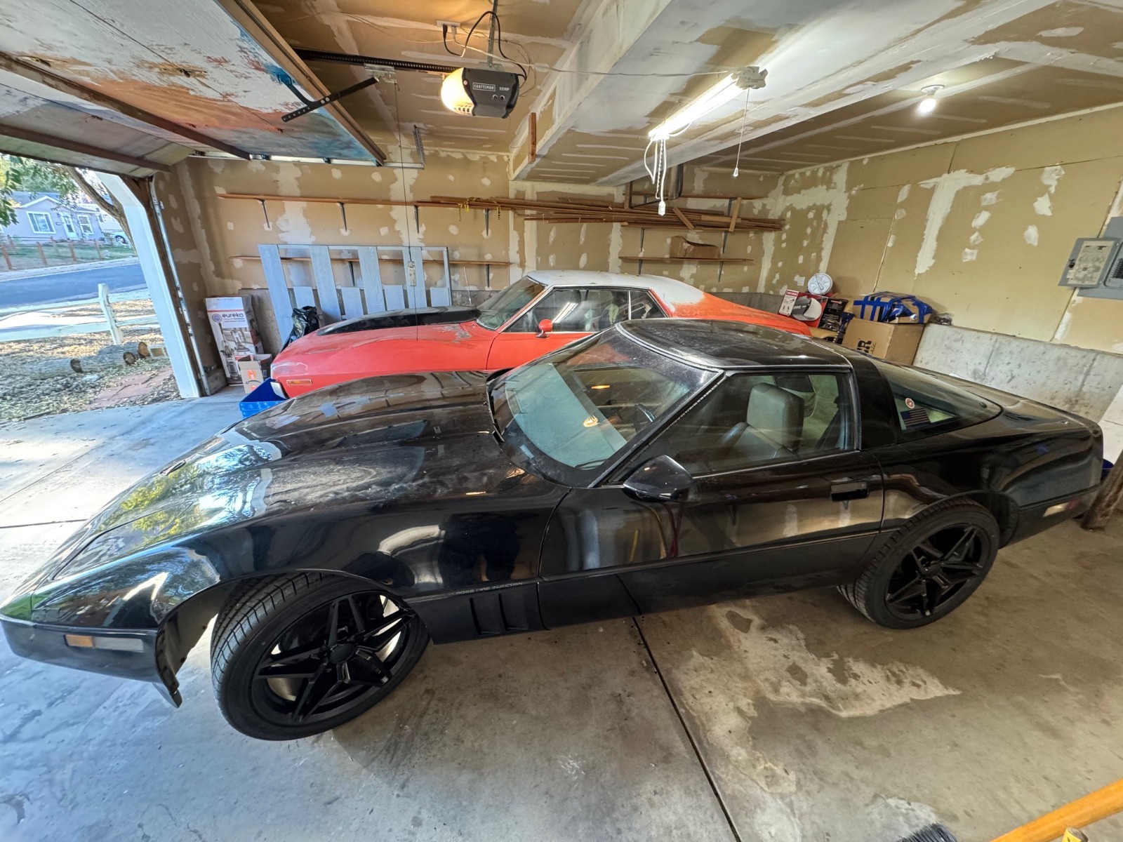 Chevrolet-Corvette-1984-Coupe-3