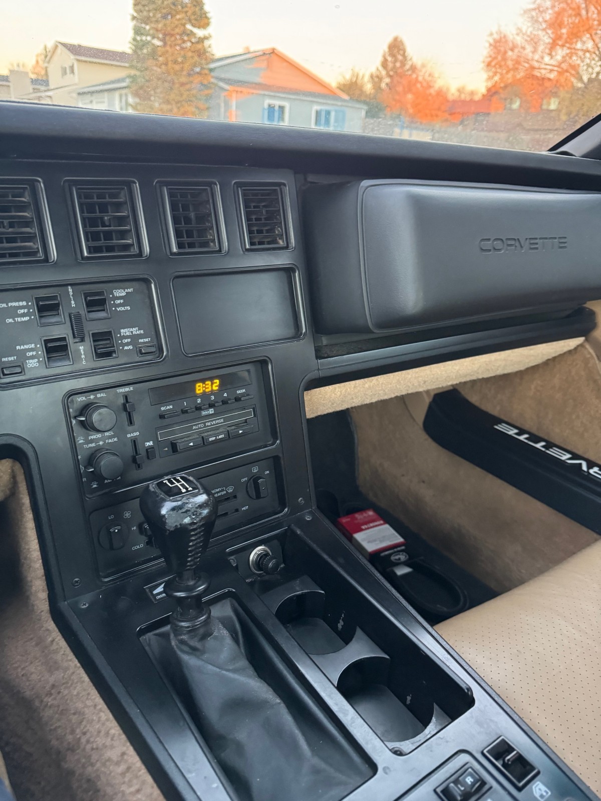 Chevrolet-Corvette-1984-Coupe-9