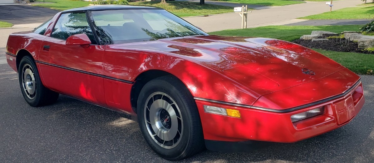 Chevrolet-Corvette-1985-Hatchback-1