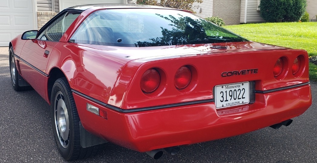 Chevrolet-Corvette-1985-Hatchback-6