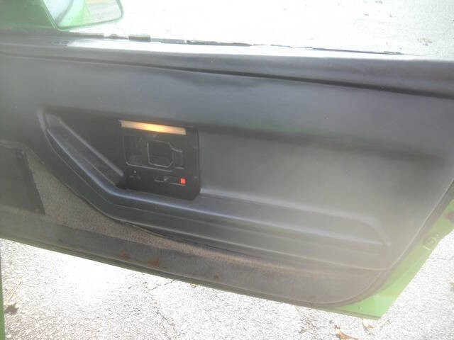 Chevrolet-Corvette-1986-Convertible-17