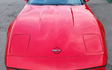 Chevrolet-Corvette-1986-Hatchback-18