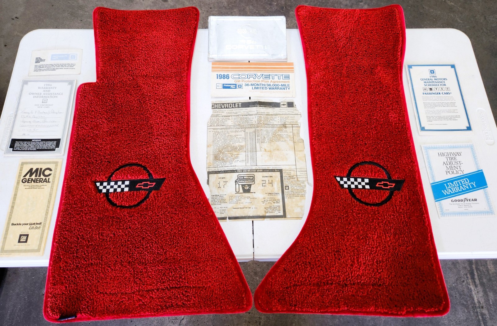 Chevrolet-Corvette-1986-Hatchback-4