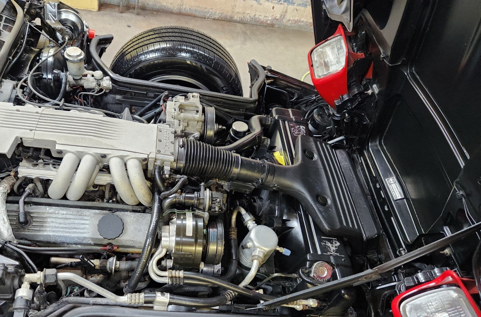 Chevrolet-Corvette-1986-Hatchback-5