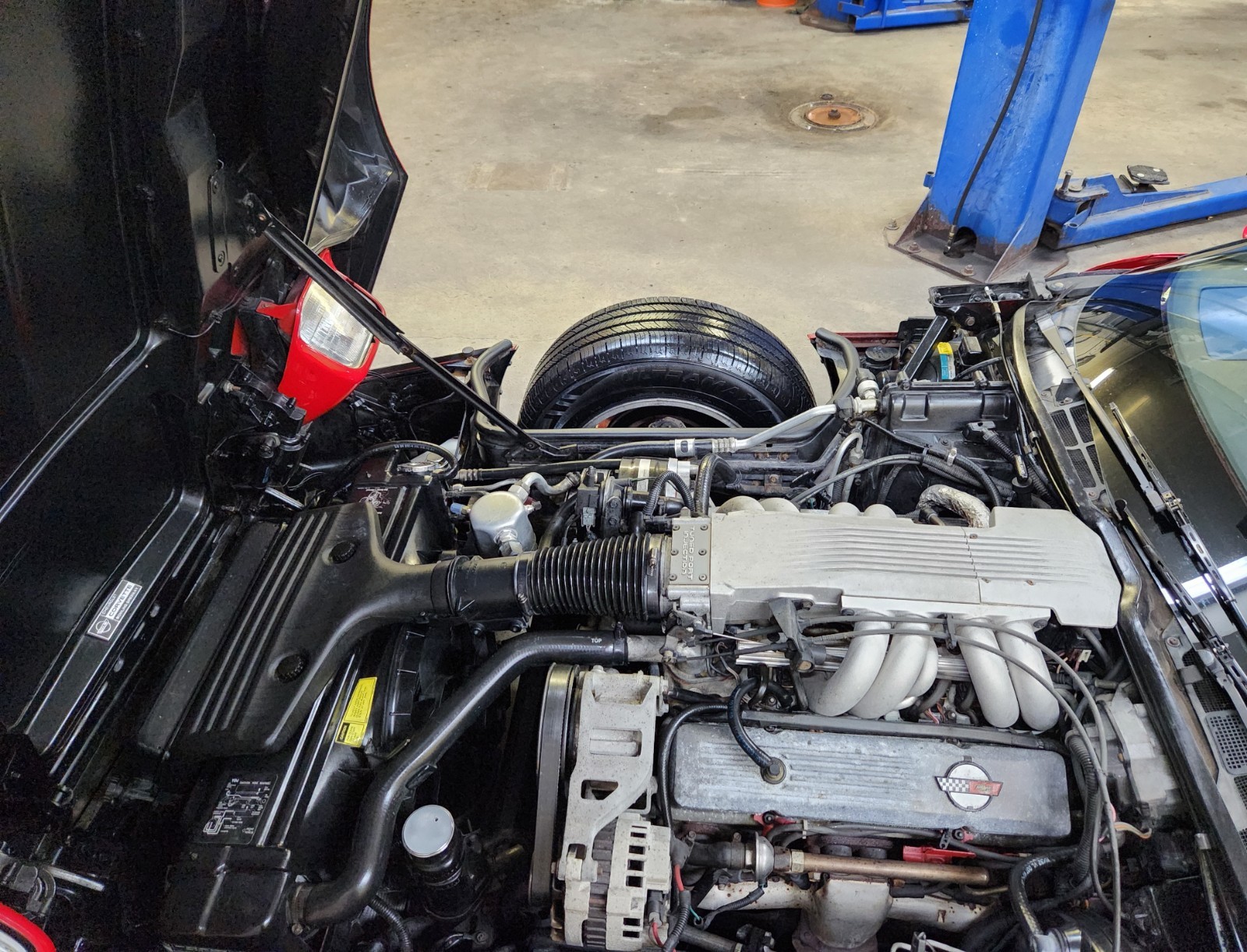 Chevrolet-Corvette-1986-Hatchback-6