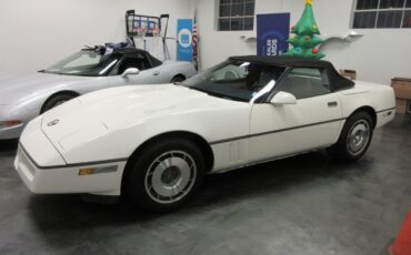 Chevrolet-Corvette-1987-Convertible-15