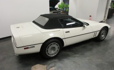 Chevrolet-Corvette-1987-Convertible-3