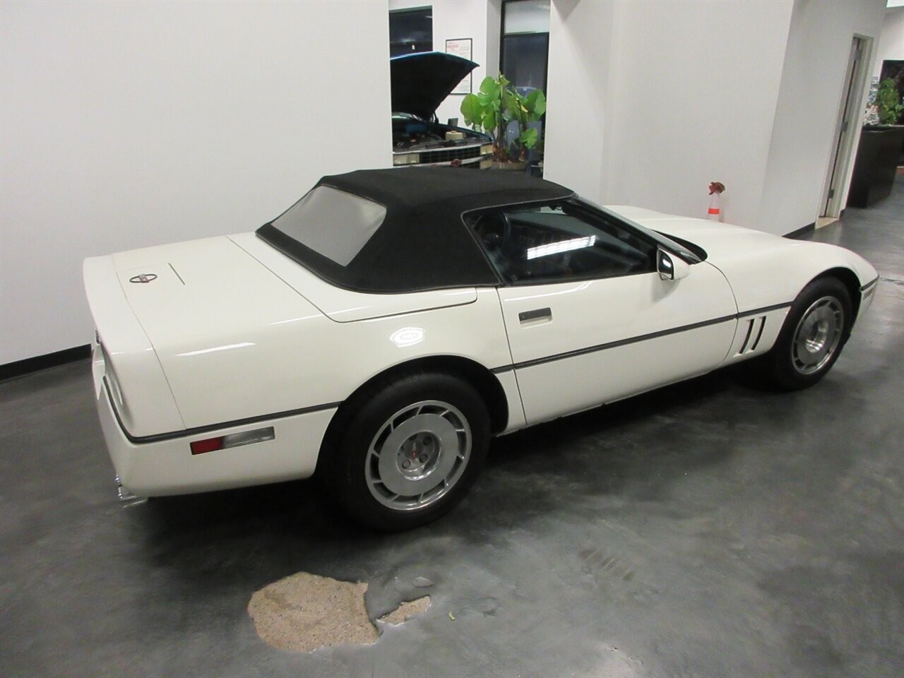 Chevrolet-Corvette-1987-Convertible-3