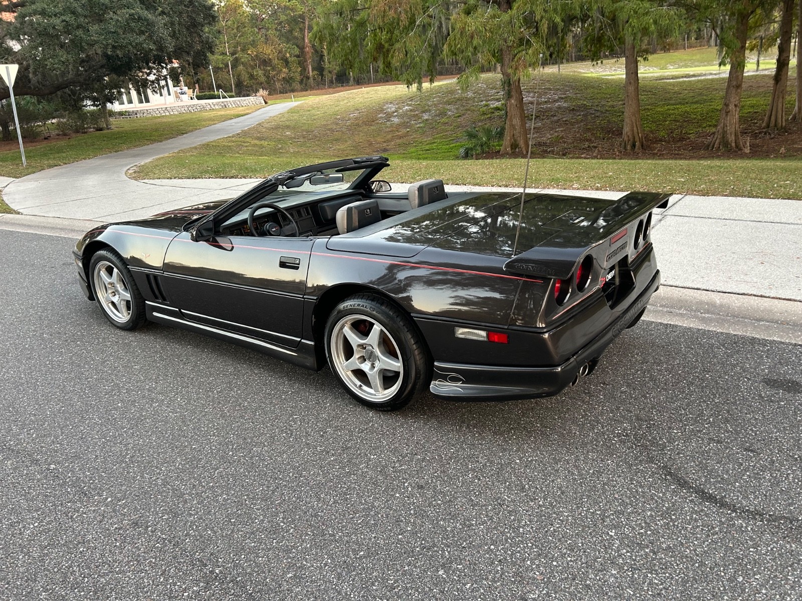 Chevrolet-Corvette-1989-Convertible-25