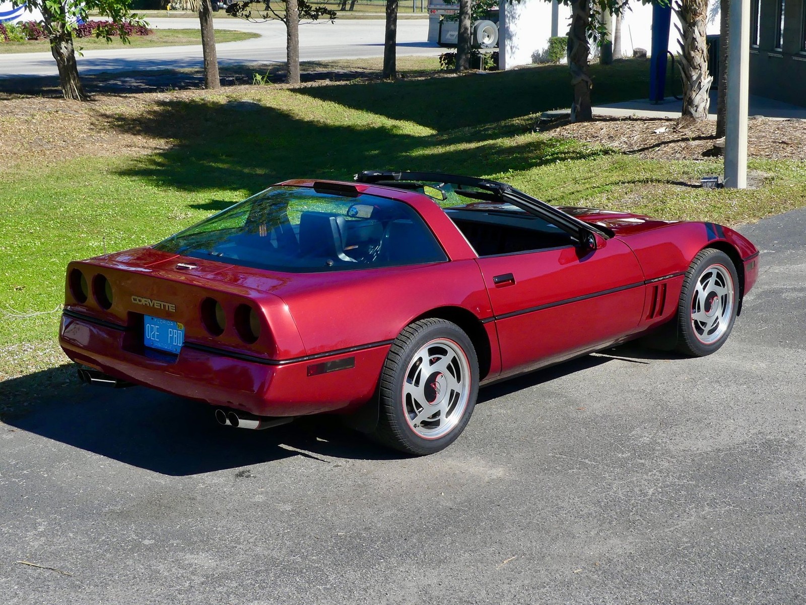 Chevrolet-Corvette-1989-Coupe-23
