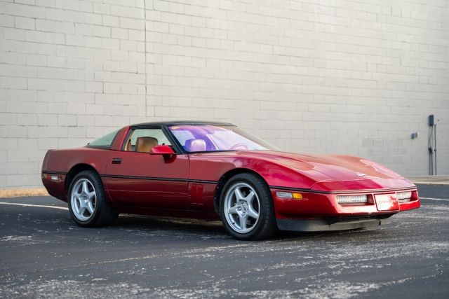 Chevrolet-Corvette-1990-Hatchback-2
