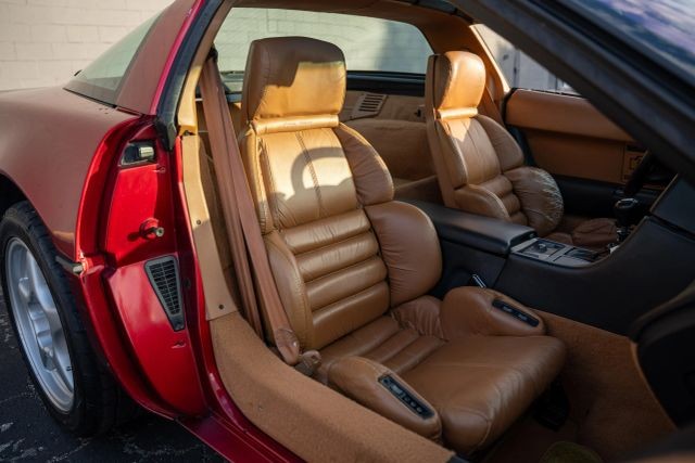 Chevrolet-Corvette-1990-Hatchback-9