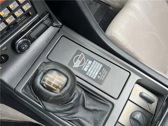 Chevrolet-Corvette-1991-22