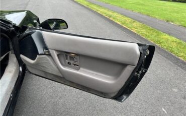 Chevrolet-Corvette-1991-26