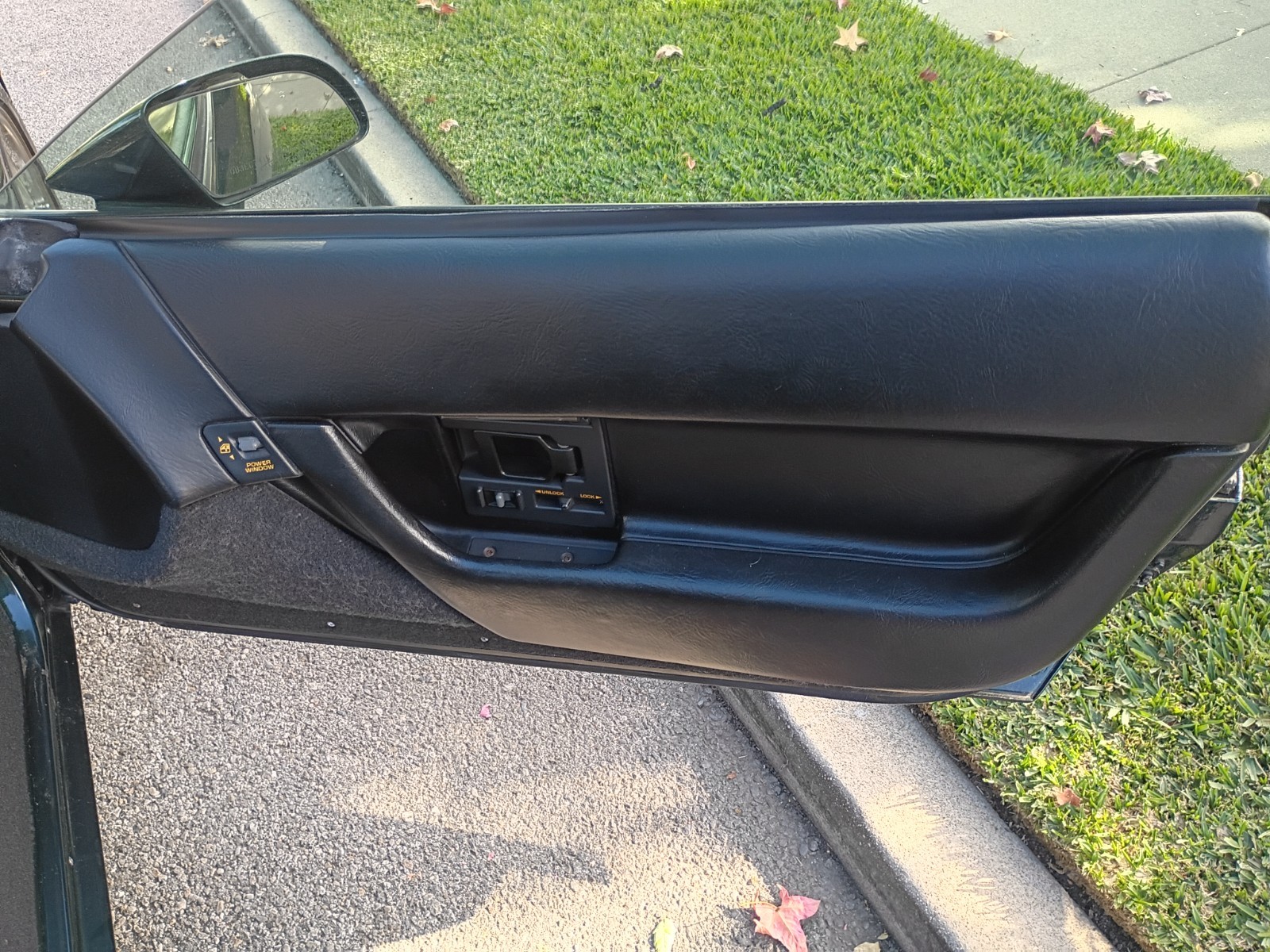 Chevrolet-Corvette-1991-Hatchback-13