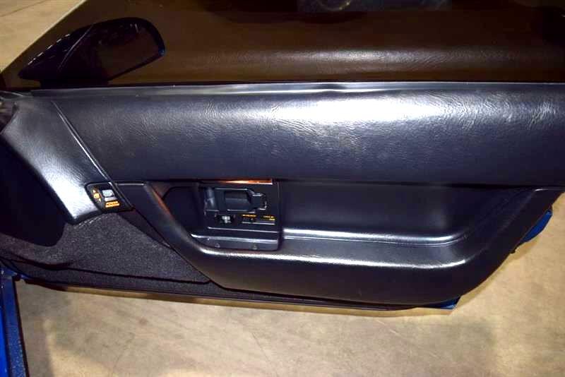 Chevrolet-Corvette-1991-Hatchback-15