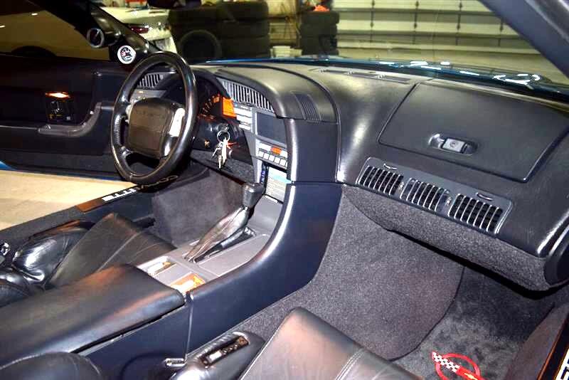 Chevrolet-Corvette-1991-Hatchback-16