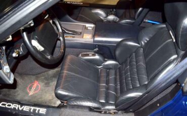 Chevrolet-Corvette-1991-Hatchback-17