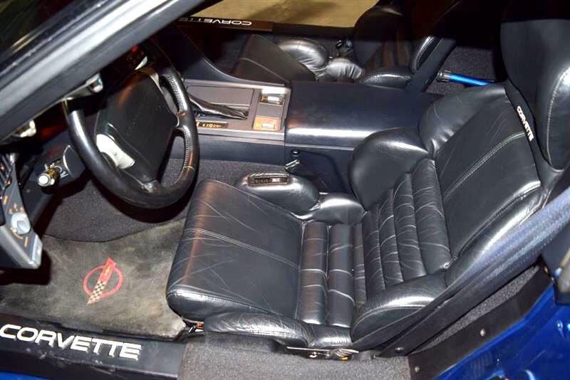 Chevrolet-Corvette-1991-Hatchback-17