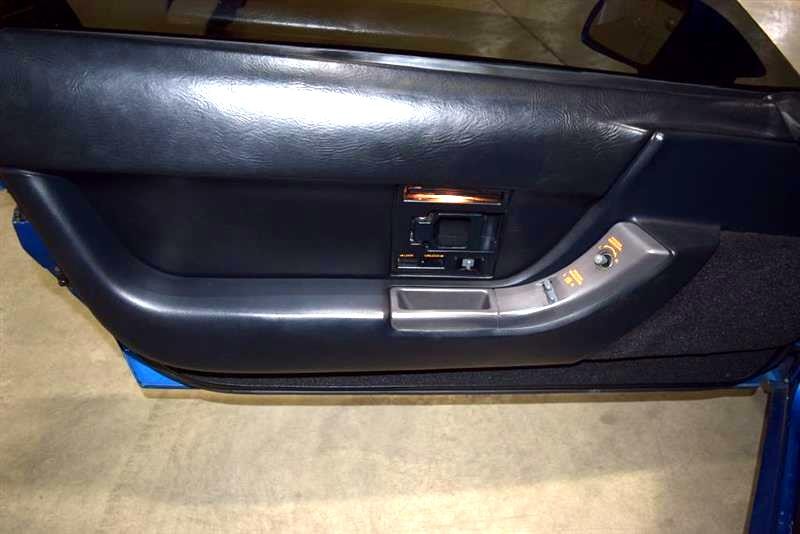 Chevrolet-Corvette-1991-Hatchback-19